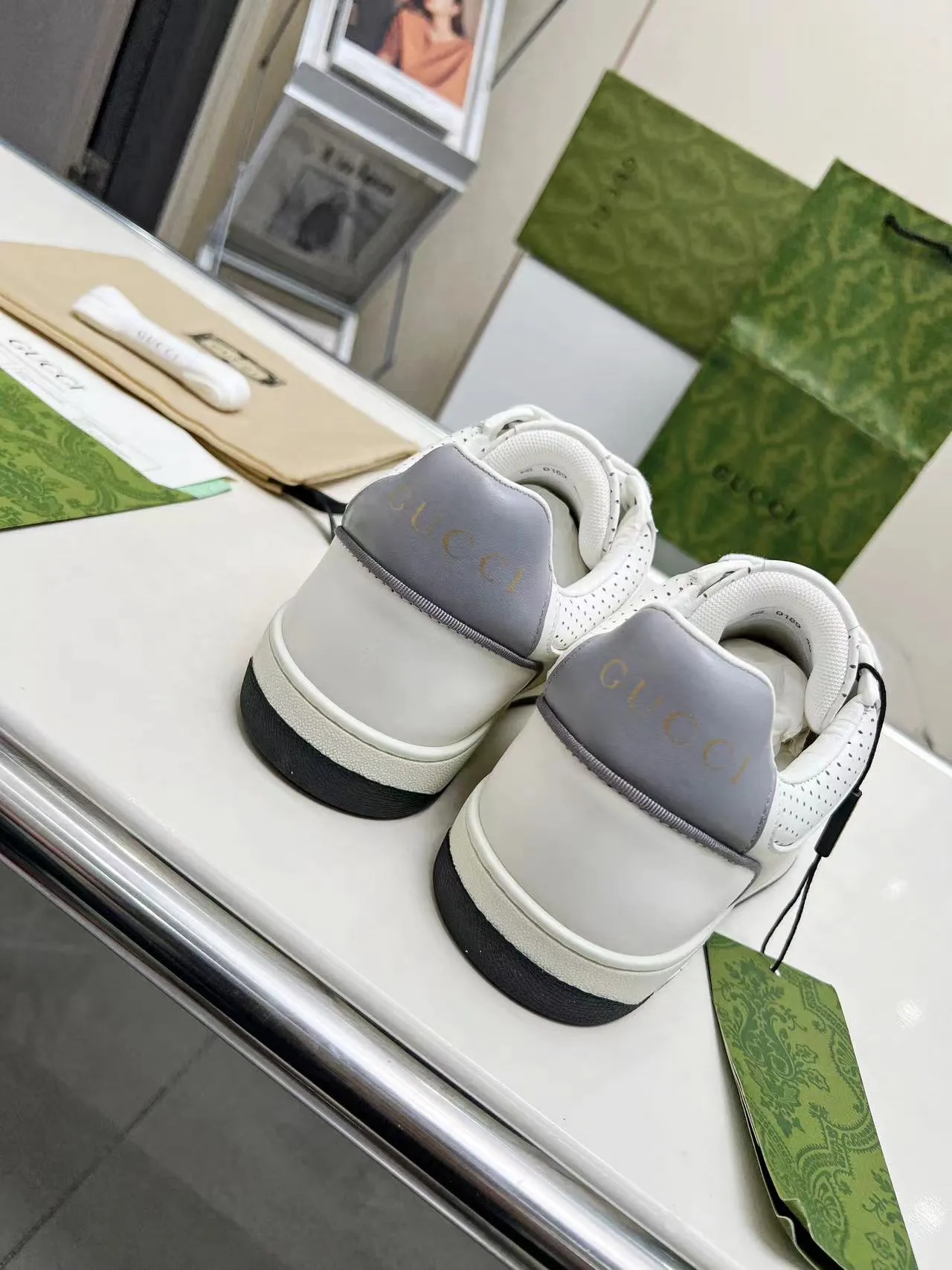 P620 💞💞Gucci G Home’s latest popular sports shoes, couple’s style, casual, retro white shoes 🌸🌸🌸 New popular series. The exquisite and compact interlocking double G logo romantically interprets the aesthetic concept of this series. Made of off-white leather, retro inspiration is cleverly blended into the sneaker design to reinterpret the brand logo. Exquisitely packaged at the delivery counter 🛍📦 ▪️Fabric: Original custom-made imported first-layer cowhide leather ▪️Lining: Original custom-made imported cowhide lining ▪️Outsole: Original molded two-color TPU outsole ▪️Size: Women's 35-40 / Men's 39-45